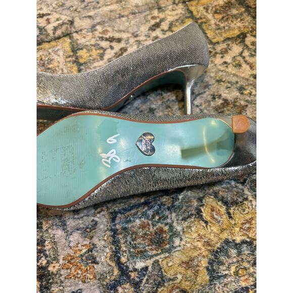 Betsey Johnson Pointed Toe Silver Sequin Sparkle Kitten‎ Heels | Sz 9 - Picture 8 of 8